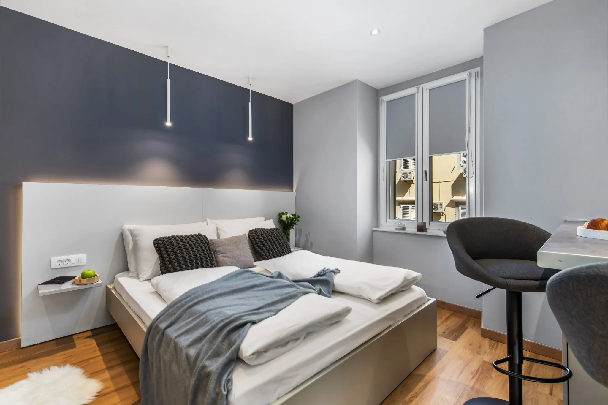 Apartman 1 s king-size krevetom i barskim stolom